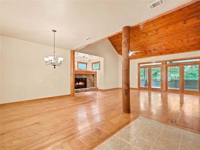 Photo - 847 Orchard Rd