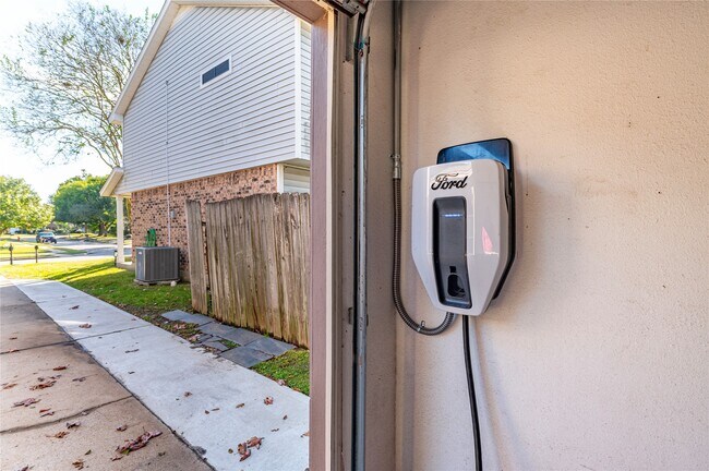 Photo - 603 Chedworth Dr