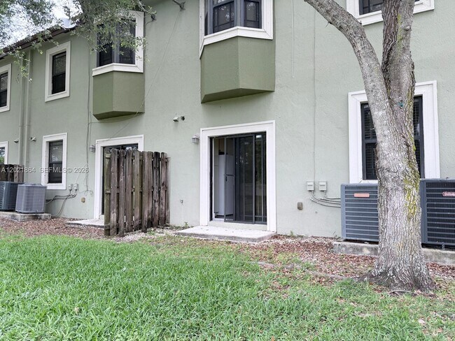 Photo - 3585 NE 5th St Unit 102