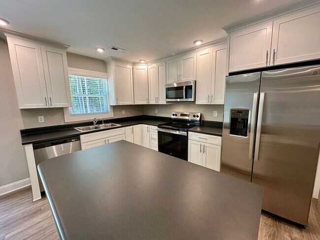 Photo - Brand New Spacious 3 Bedroom, 2 Bathroom H...