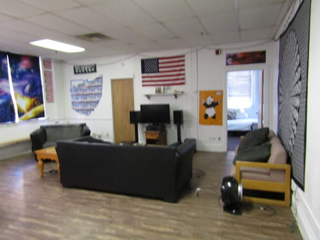 Photo - 18 S Court St Unit B