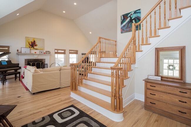 Photo - 19 Grape Arbor Ln