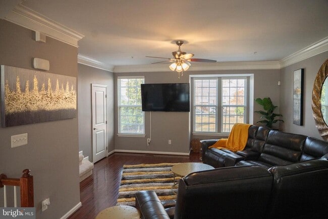 Photo - 506 Edelen Station Pl