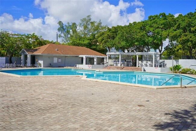 Photo - 1470 NE 123rd St Unidad A303