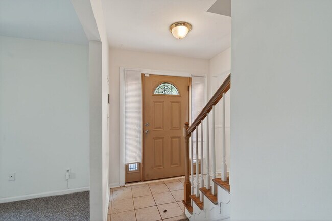 Photo - 195 Bentley Dr