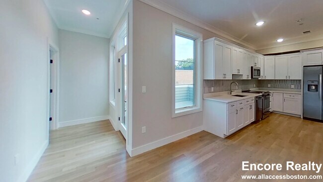 Photo - 104-106 Warren St. Unit 13 Unidad 13