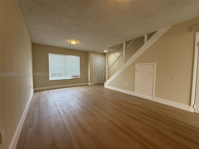 Photo - 470 NE 18th Ave