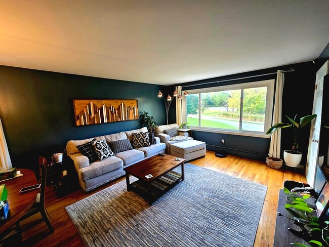 Building Photo - 90 Hackett Blvd Unit 1