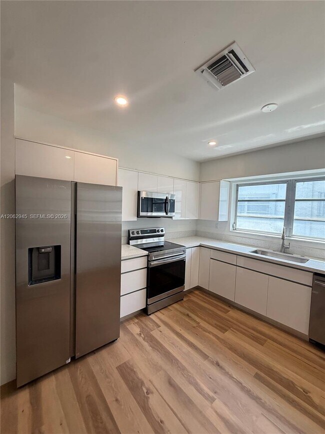 Photo - 1532 Trillo Ave