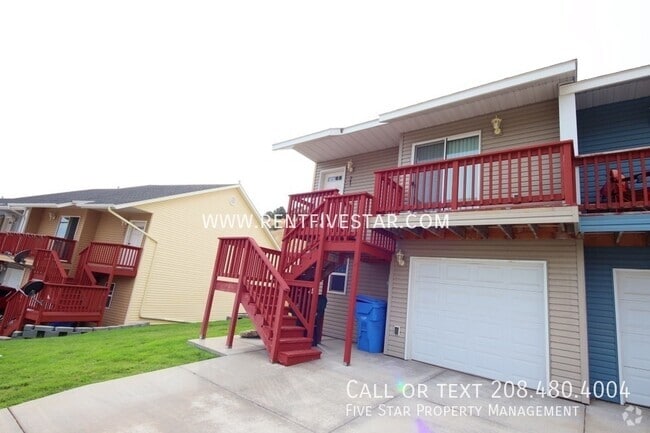 Building Photo - 341 La Valle Strada Ln Rental