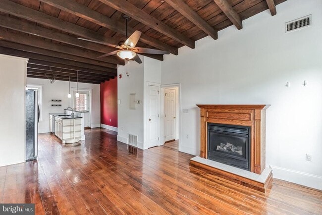 Photo - 1911 Green St Unit 6