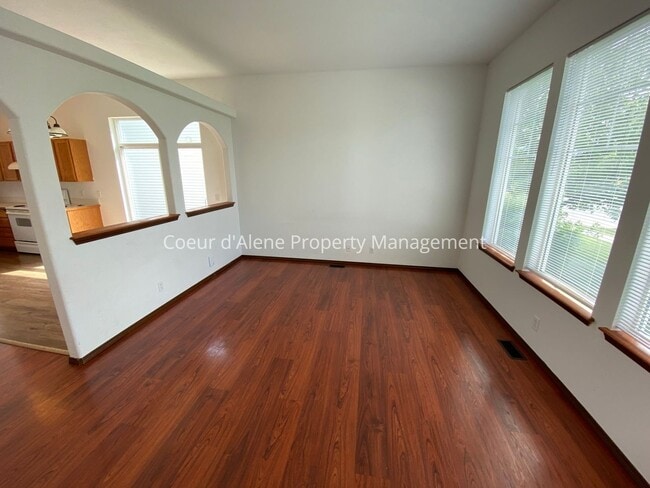 Photo - 3 bed house in Sunshine Meadows!