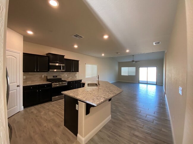 Building Photo - Beautiful home ready for your family available June!