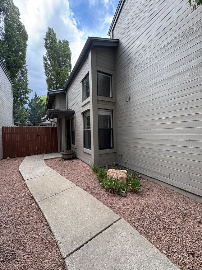Photo - Gorgeous Foxglenn Rental