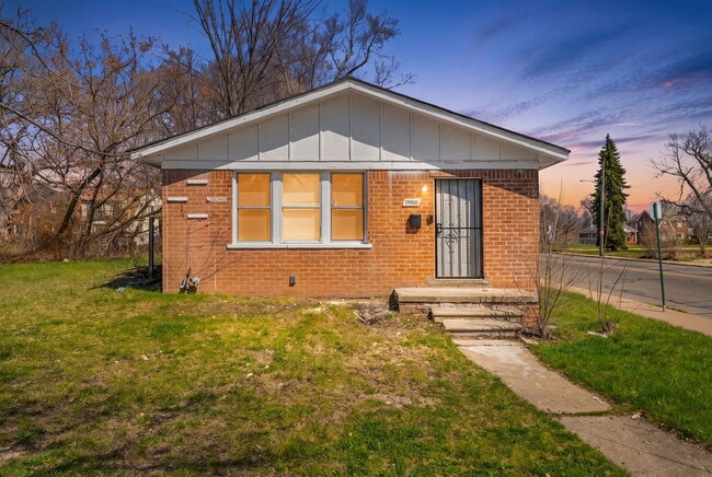 Building Photo - 13900 Sussex St
