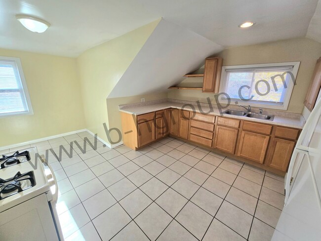 Photo - 5004 28th Ave Unidad Upper