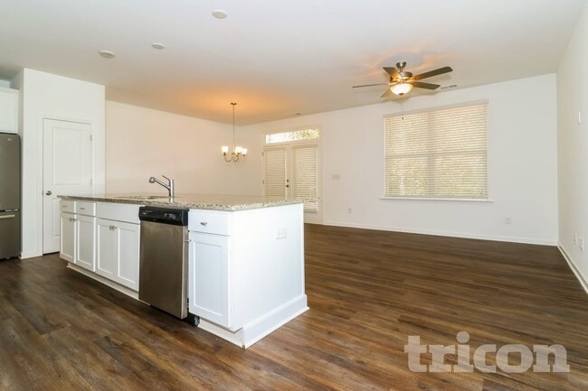 Photo - 2220 Rosemary Park Ln