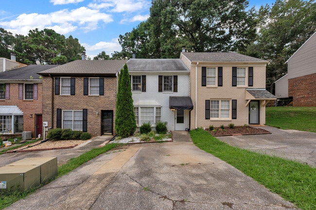 Photo - 2933 Riverwood Ter