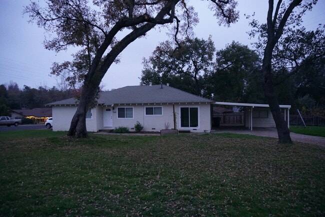 Photo - Beautifully remodeled halfplex in desirabl...