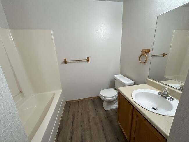 Photo - 1635 Neptune St