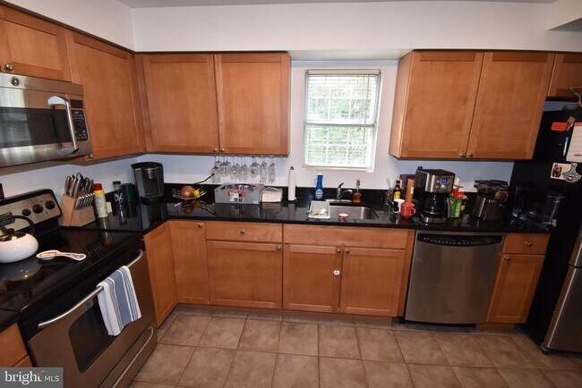 Photo - 2050 N Calvert St Unit 209