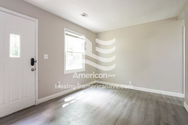 Photo - 2005 N Elmer St