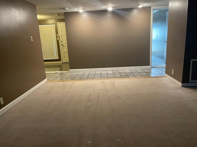 Main Entrance - 493 Canberra Dr Apartment