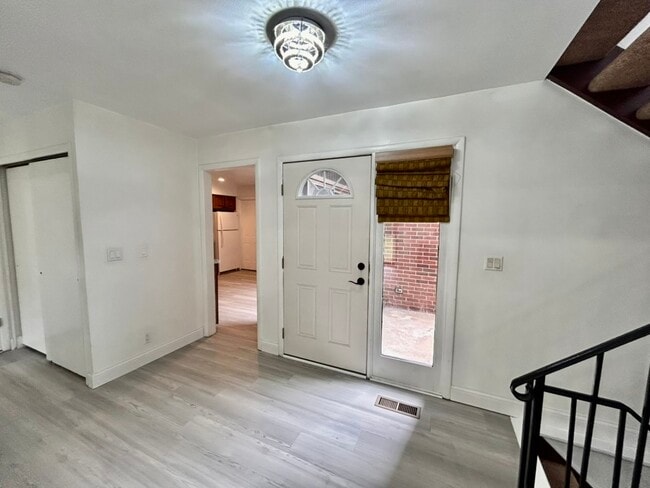 Photo - 3069 Lindenwood Dr