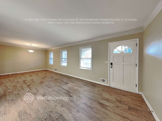 Photo - 686 Rollingwood Pl