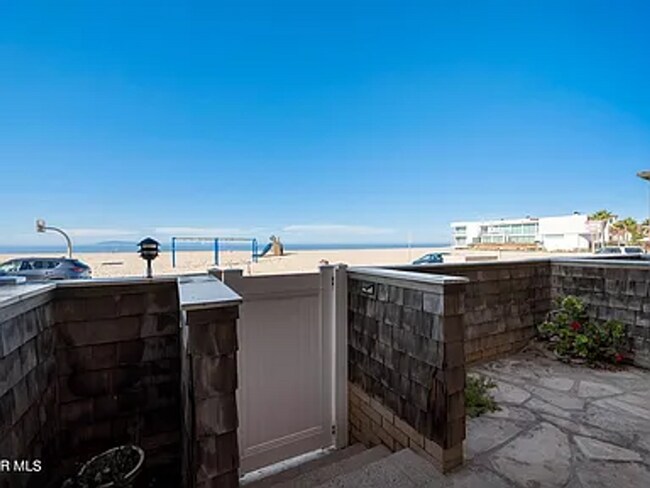 Photo - 1364 Neptune Square