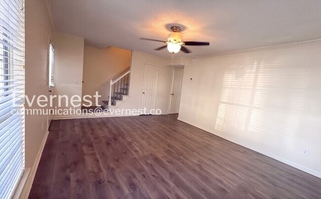 Photo - 1592 King James Dr