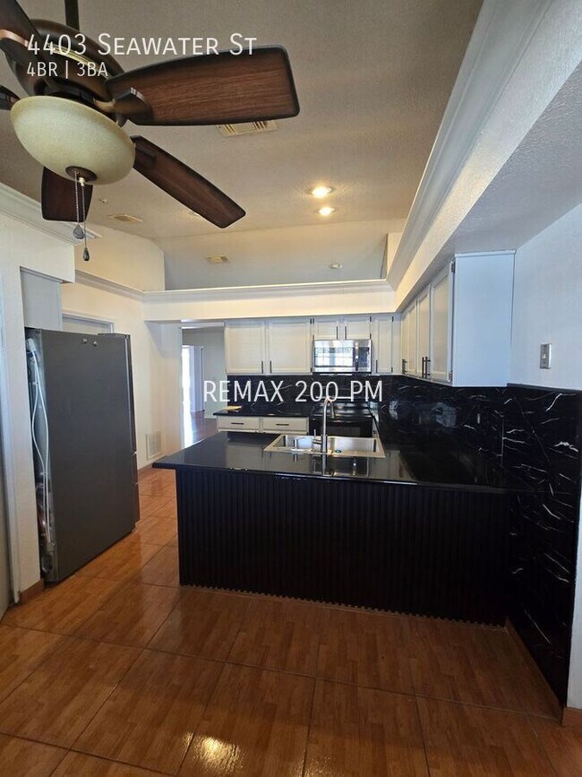 Photo - 4403 Seawater St
