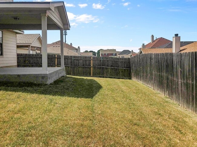 Photo - Spacious 1 Story Home!