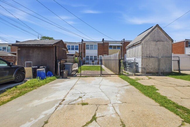 4447 Norfen Rd