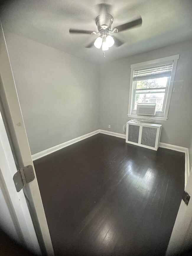 Photo - 918 St Dunstans Rd Unit 1