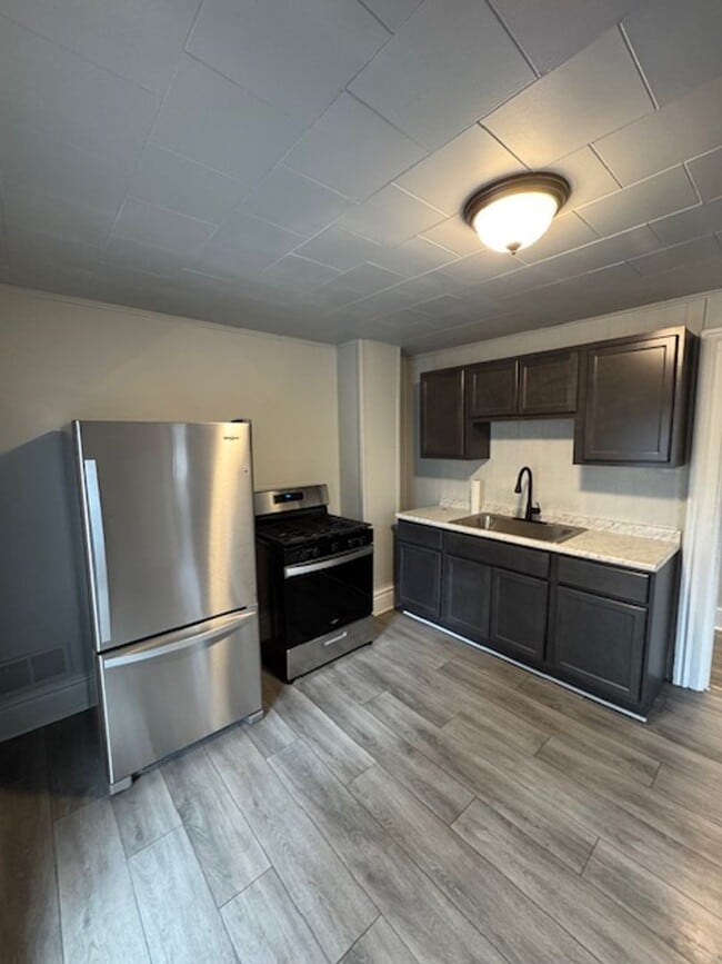 Photo - 302 E Washington St Unit 2