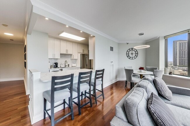 303 W Ohio St Unit 33D