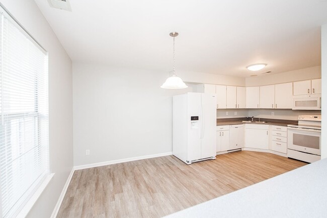 Photo - 2 Bedroom 2.5 Bathrooms in South Chesapeake