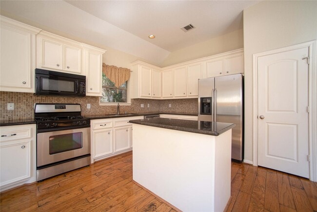 Photo - 93 Wick Willow Dr