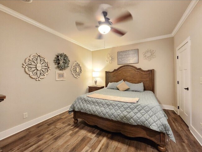Photo - 250 Horn Ln