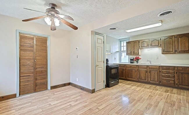 Photo - Beautiful 3 Bedroom, 1.5 Bath in Colonial West York!