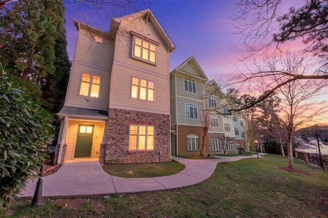 Photo - 110 Garrison Walk