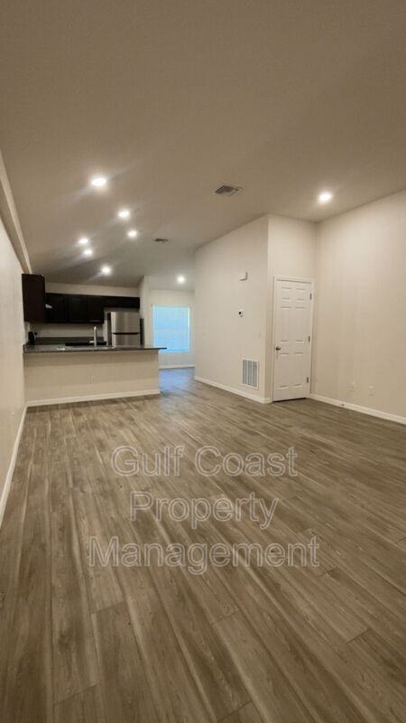 Photo - 17174 Belmont Ave