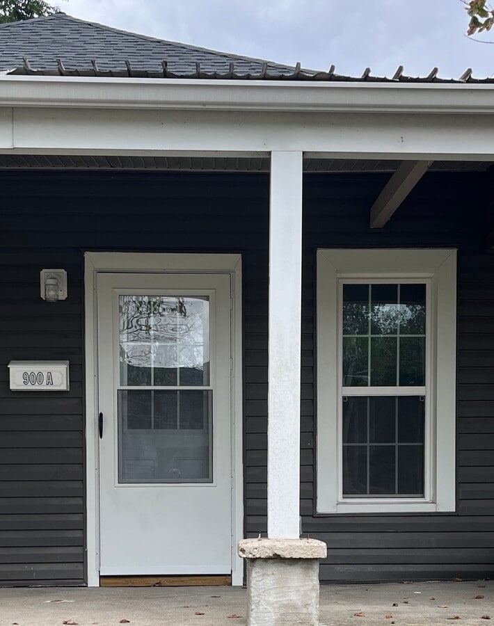 Welcome home! - 900 Elm St Unit B