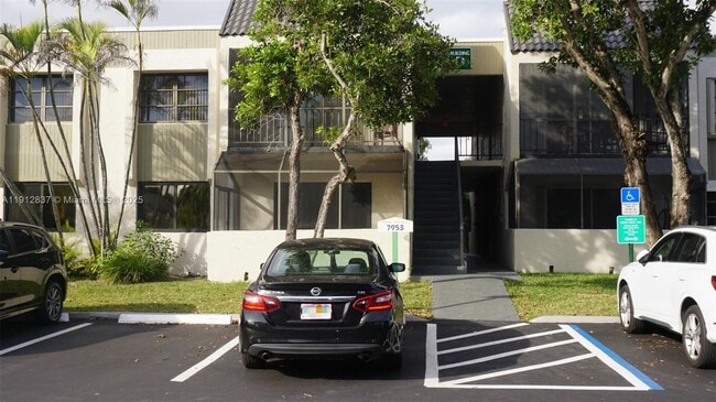 Building Photo - 7953 SW 104th St Unit 205D