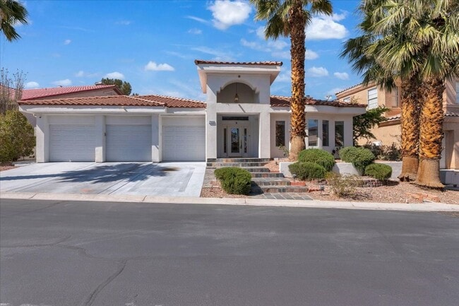 Building Photo - Beautiful Summerlin home in a gated community.