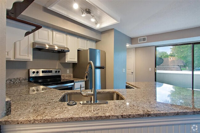 Building Photo - 5250 S Huron Way Unit 1-204 Rental
