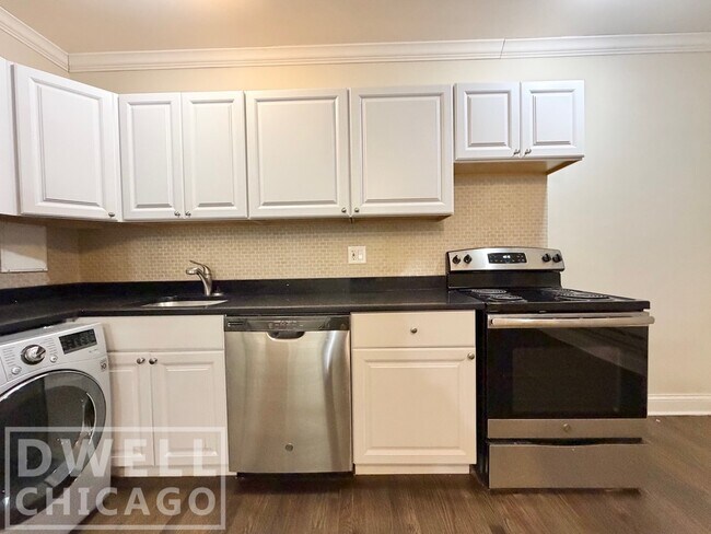 Photo - 3333 N Marshfield Ave Unit 102