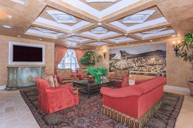 RESIDENT LOUNGE