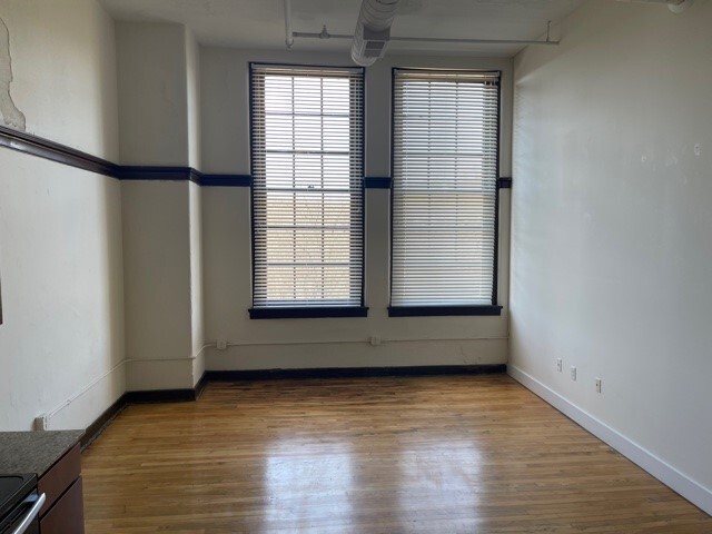 Photo - Kirby School Apartments